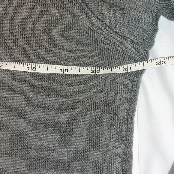 Men's Gray Sweater Vintage - Picture 3 of 5